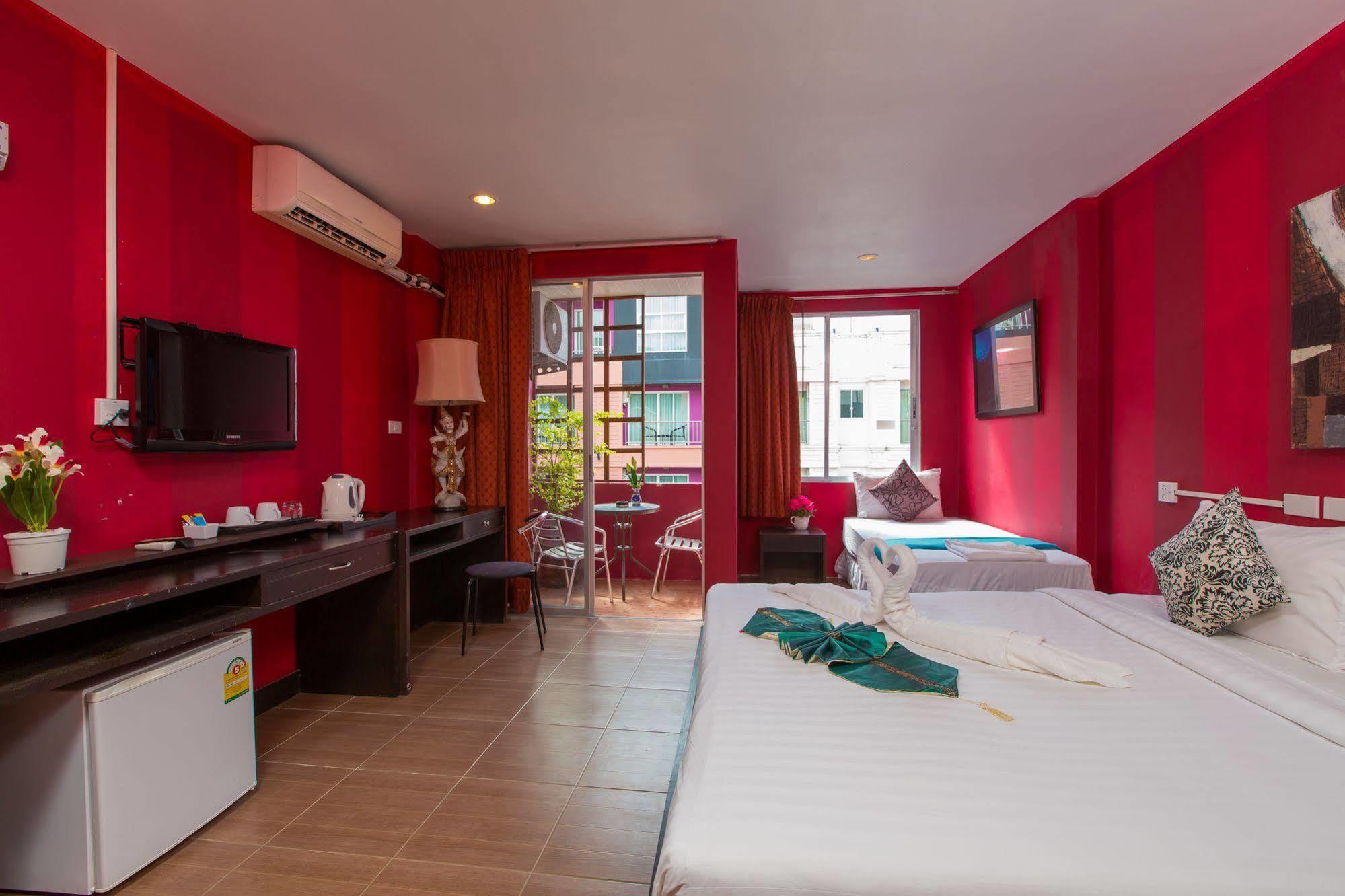 Hotel Cool Sea House Patong Exterior foto